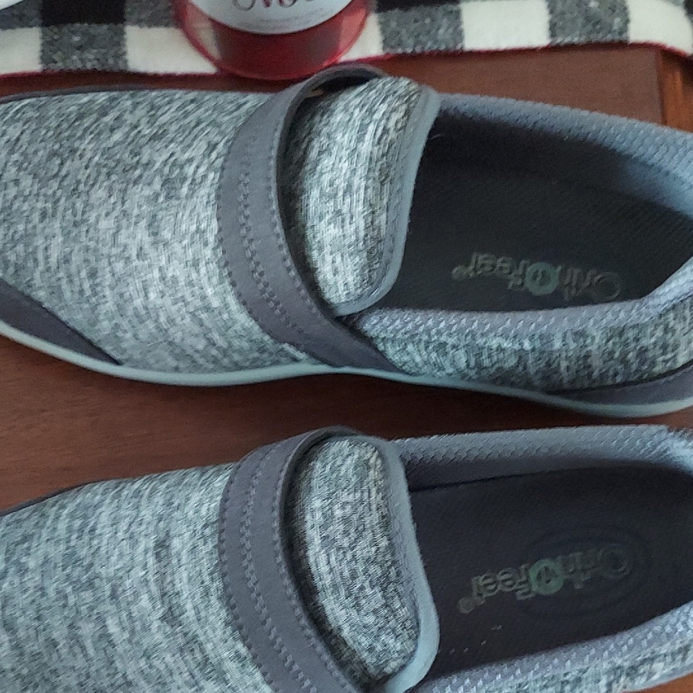 Orthofeet Women's Gray Slip-On Sneakers